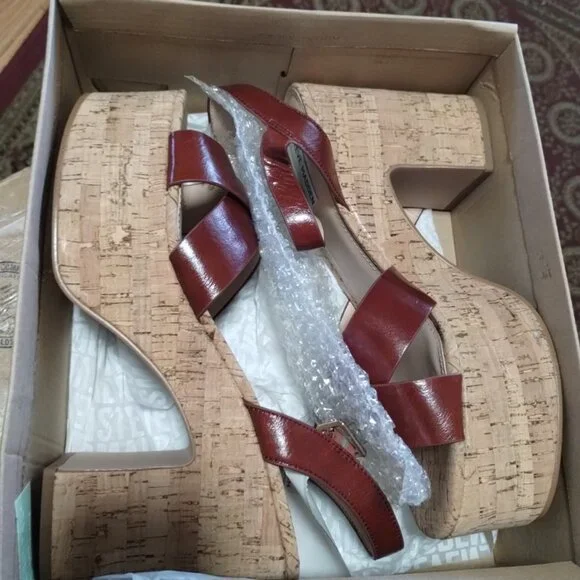 Steve Madden Brava Platform Sandal Red Suede w/Cork Size 11M - Picture 2 of 8